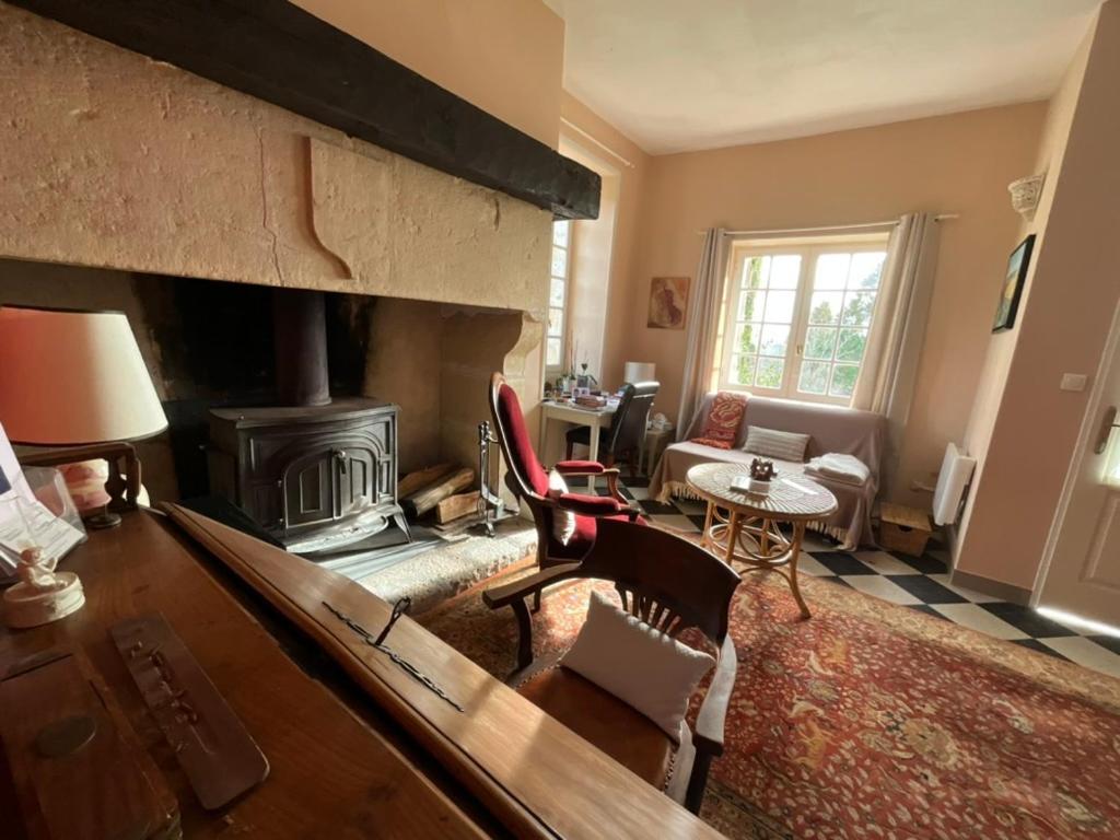 Maison De La Source Génis Extérieur photo